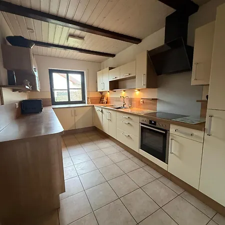 Feriehus Hochwertige 9-betten Monteurhaus Mit Naturblick Und Wintergarten